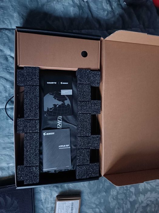 Portátil Aorus 15P KD