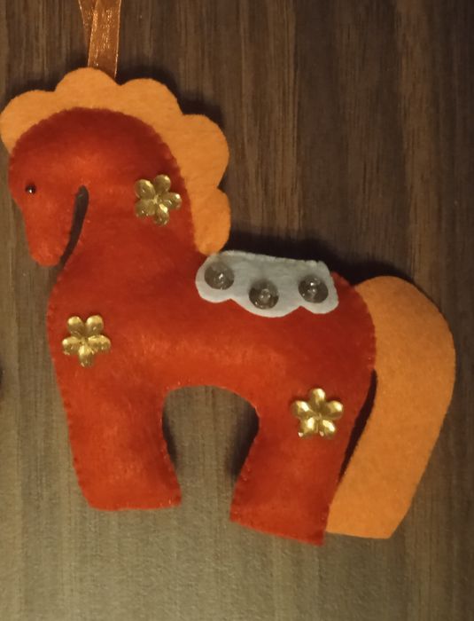 Символ года, новогодняя игрушка, лошадь из фетра
