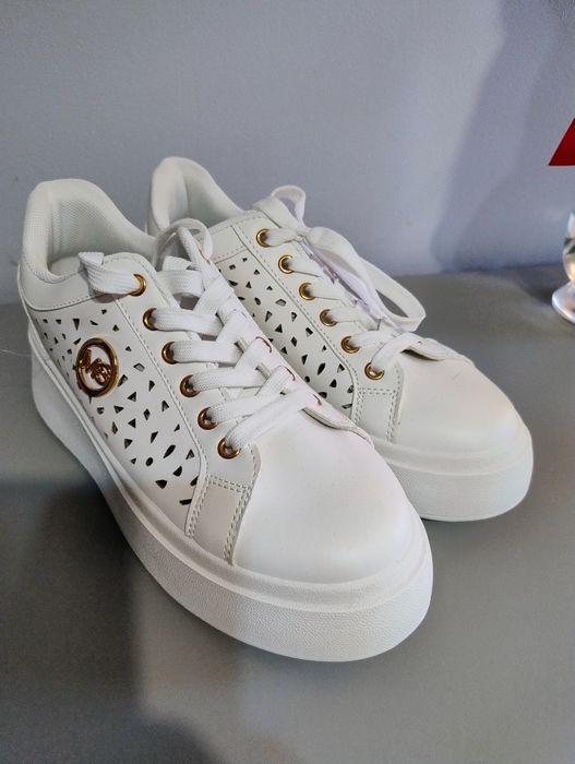 Buty damskie białe