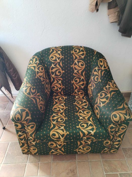 Vendo sofá / cama com respectivos cadeirões