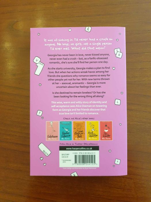 Livro "Loveless" de Alice Oseman