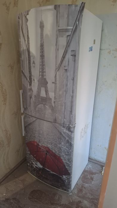 В продаже холодильник