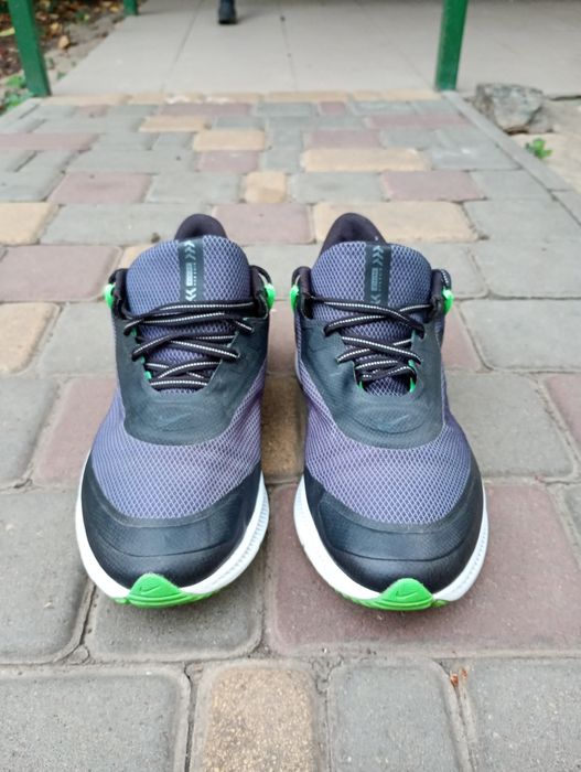 Кроссовки Nike Quest 3 Shield 42,5 / 43