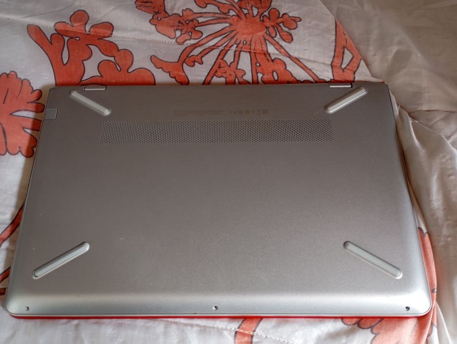 HP 15-CC501 / i5 7200U / 16GB RAM 2133MHz / 2GB NVIDIA 940MX / 256GB SSD64738675069442124