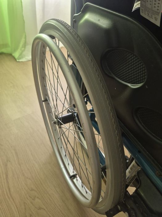 Cadeira de rodas dobrável Invacare Action 1R