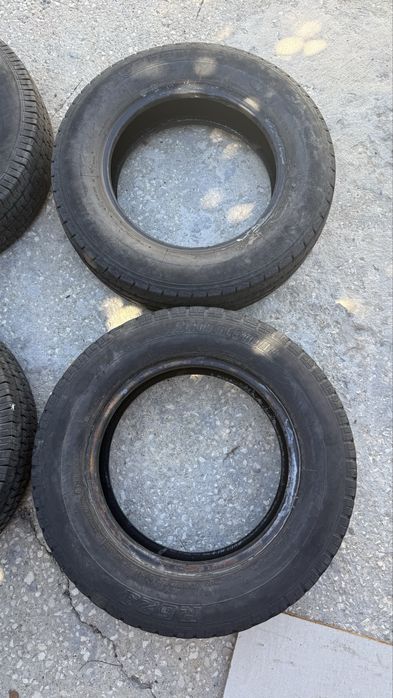 Conjunto Pneus 195/70 R15C