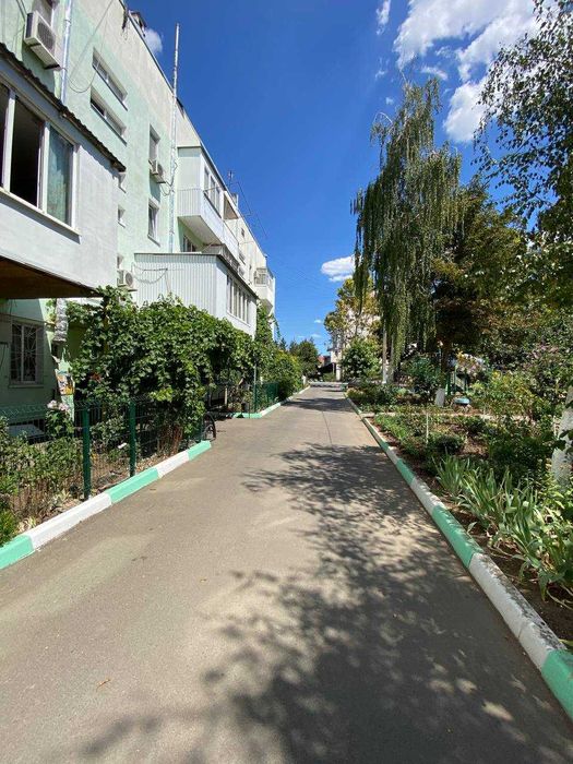 1-кімнатна квартира в самому центрі Авангарду — вул. Центральна!