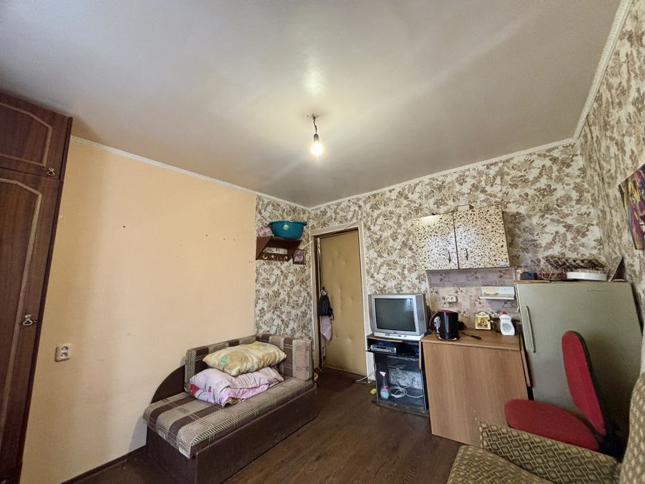 Продам кімнату Театральна