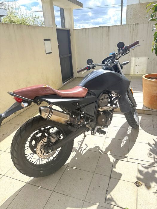 UM Scrambler 125cc | 15cv | Bom estado