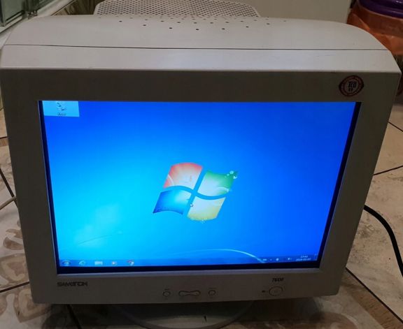 МОНИТОР 17 Samsung Samtron 76 DF