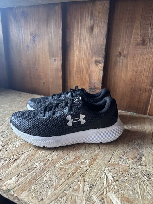 Кросівки жіночі Under Armour CHARGED ROGUE 3 3024888-001 р.37,5 чорні