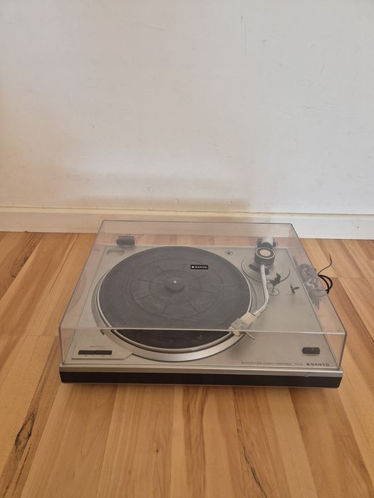 Gira discos Sanyo  TP20