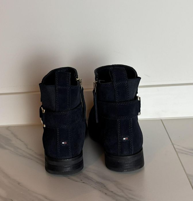 Tommy Hilfiger botki zamszowe damskie 39 Th Buckle Suede Boot
Rozmiar