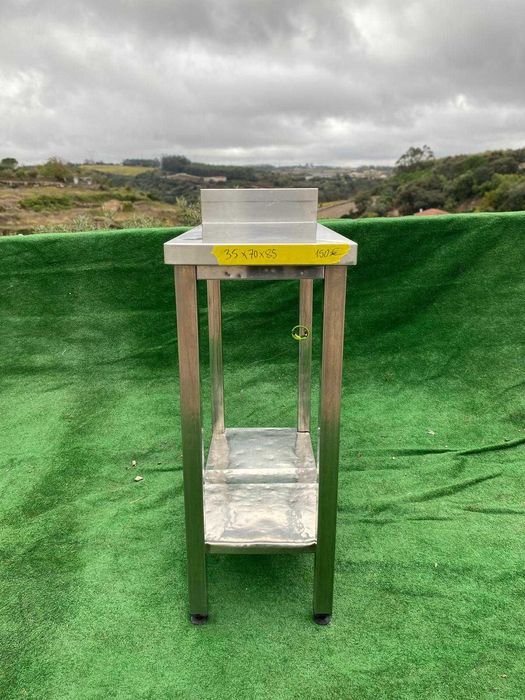 Bancada em inox com prateleira