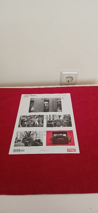Entrega da coleção 25 de Abril, nova