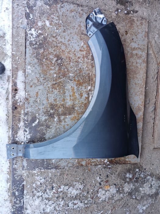 Продам ліве переднє крило оригінал Toyota venza 2021