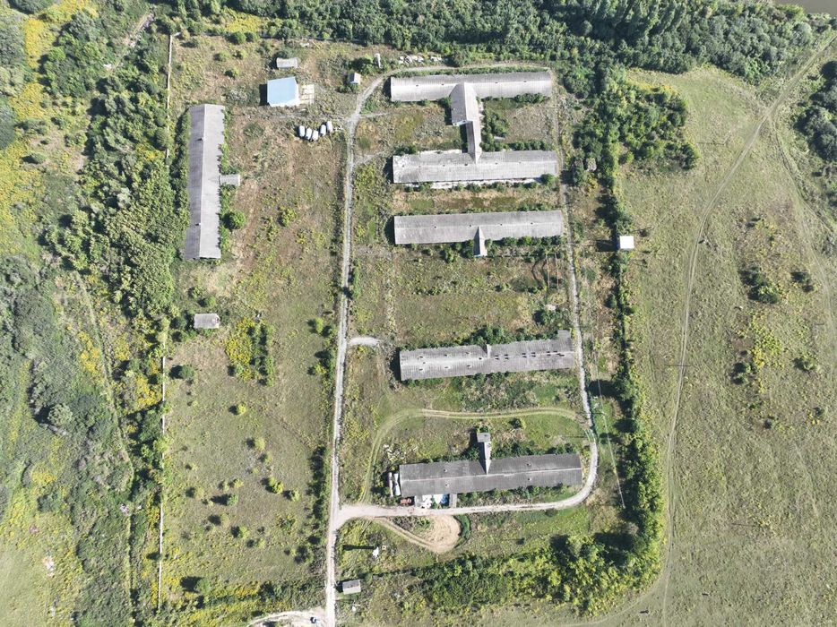 комплекс будівлі ферми