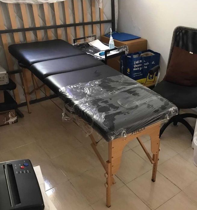 Marquesa | Maca para tatuagem o u massagens. Apoia Braço e cadeira com rodas. 130e