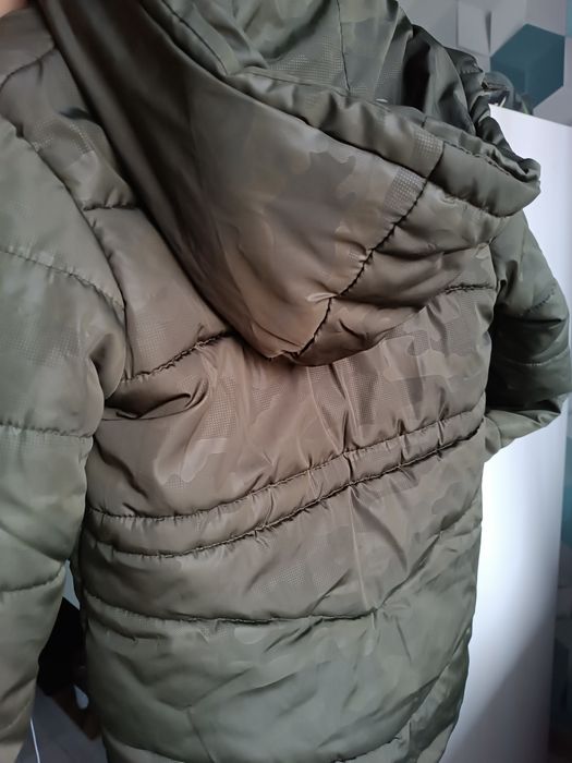 Kurtka zimowa 122/128