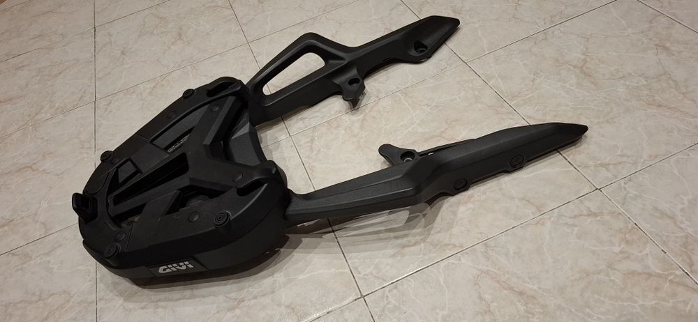Barras e suporte givi  top case nc750x