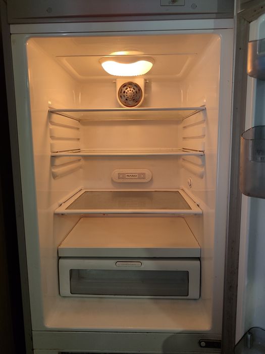 Холодильник     LG