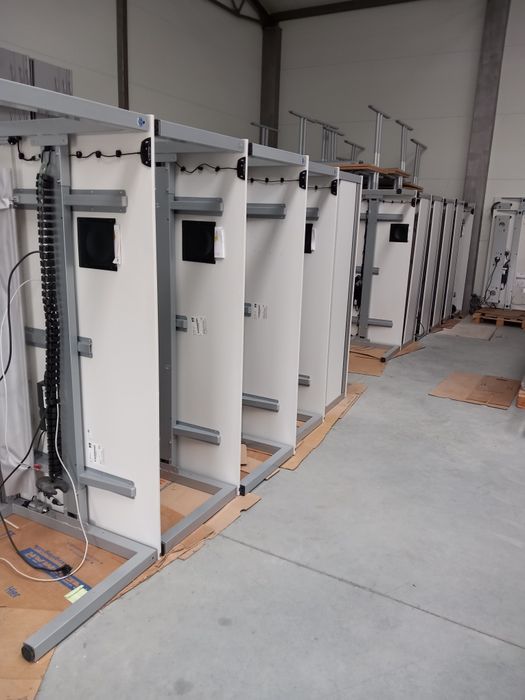 Biurko elektryczne z elektrycznie regulowanym blatem