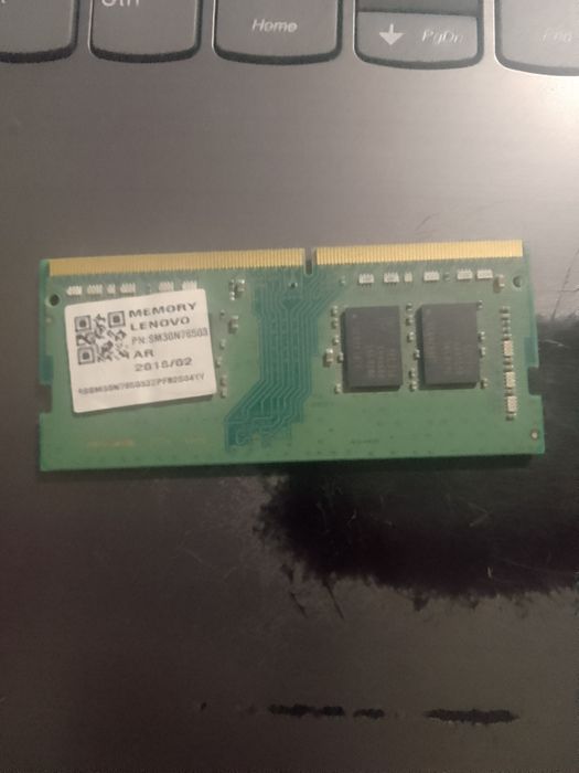 Оперативна пам'ять Samsung DDR4 4GB для ноутбуків Lenovo