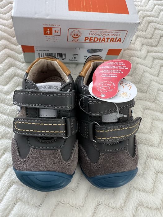 Sapatilhas Biomecanics 18