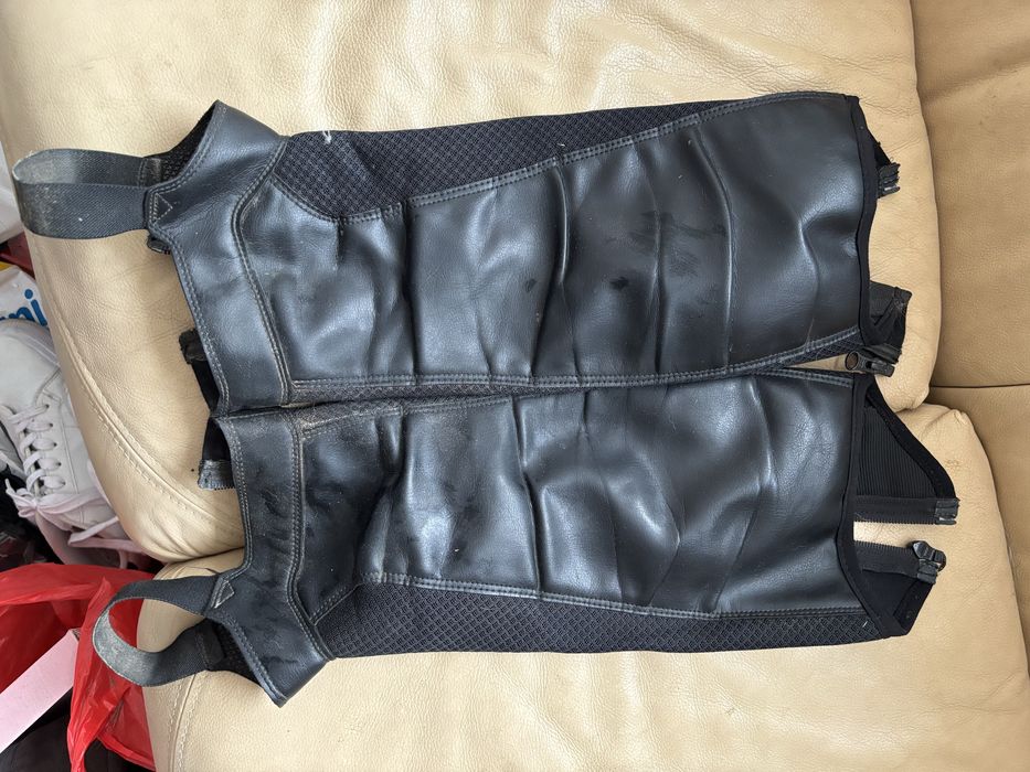 Czapsy czarne fouganza