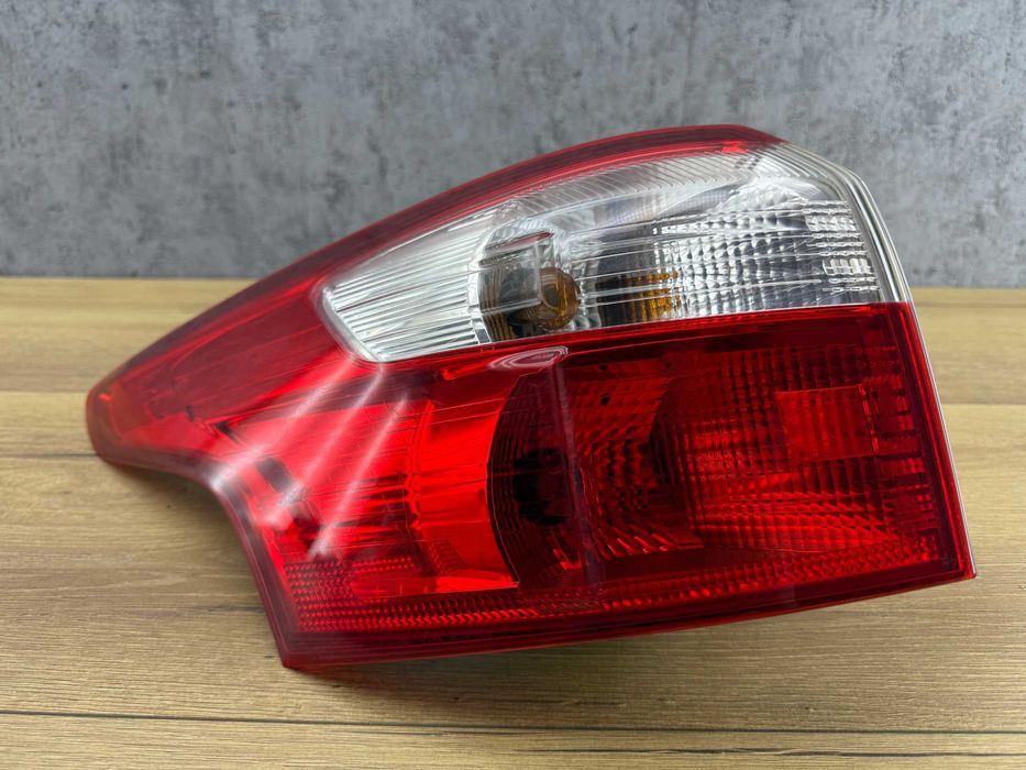 Ліхтар задній LED для Ford Focus Mk3 (2010-) Фонарь Форд Фокус 3 мк3