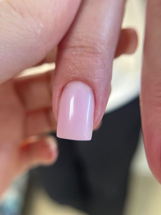 Манікюр/педікюр/нарощення