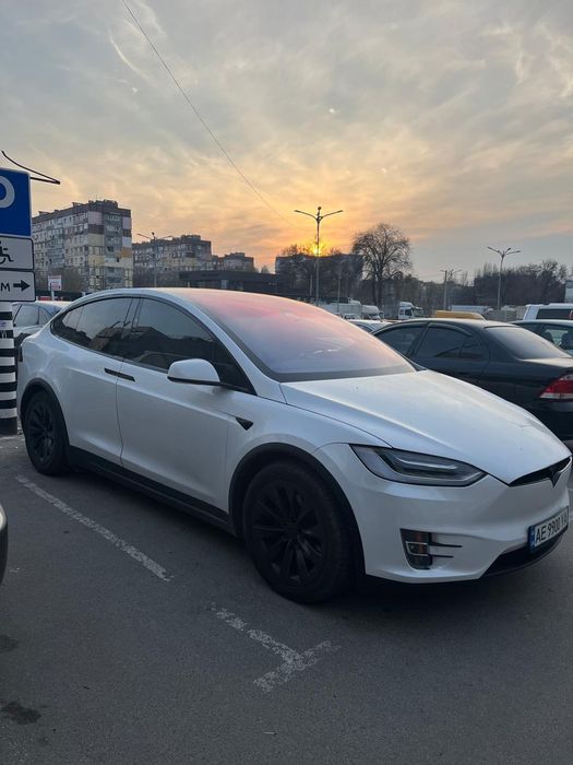 Авто в розстрочку MODEL X