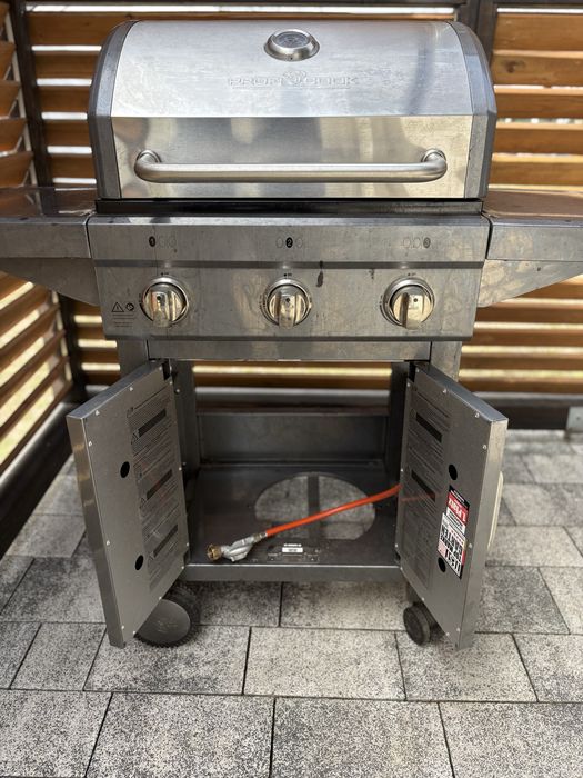 Grill gazowy, gotowy do sezonu