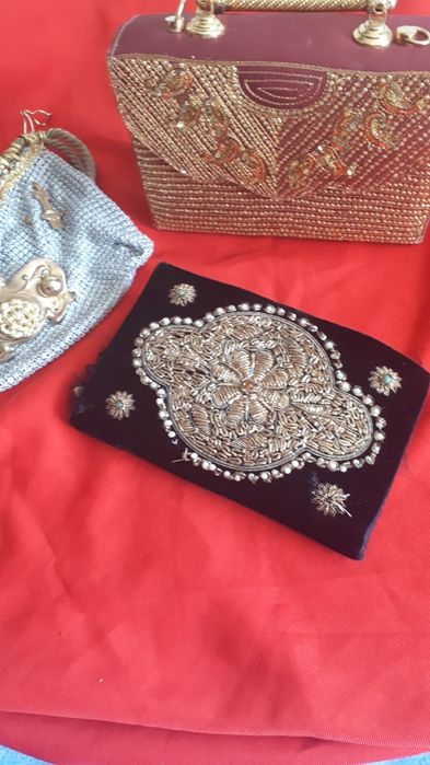 Duzo złotych srebrnych pasów dużo rożnych