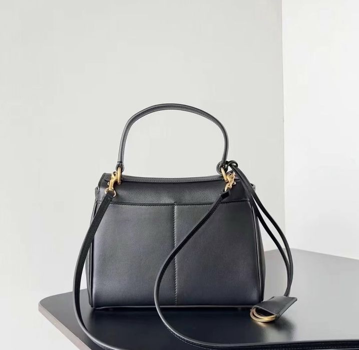 Balenciaga rodeo medium