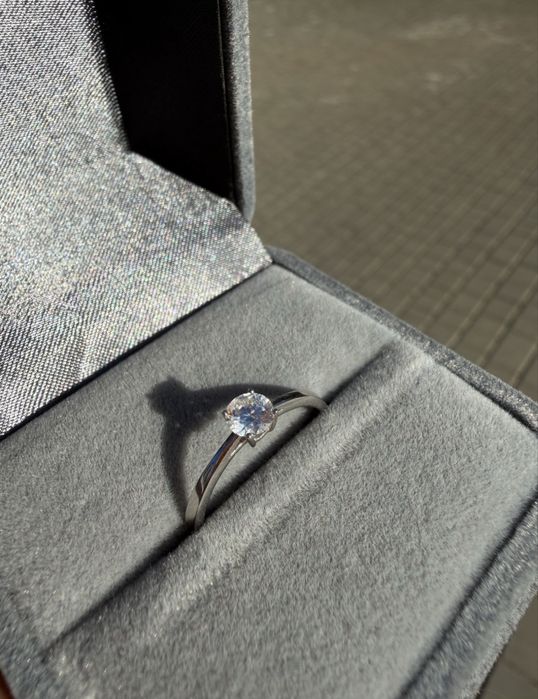 Кільце з діамантом 0,35к