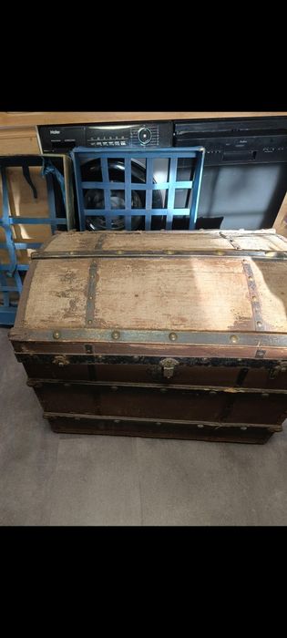 Stara skrzynia do renowacji