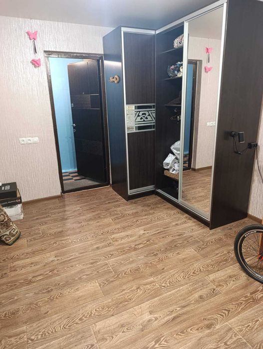 Продам 3 кімнати в будинку готельного типу (Аеропорт)