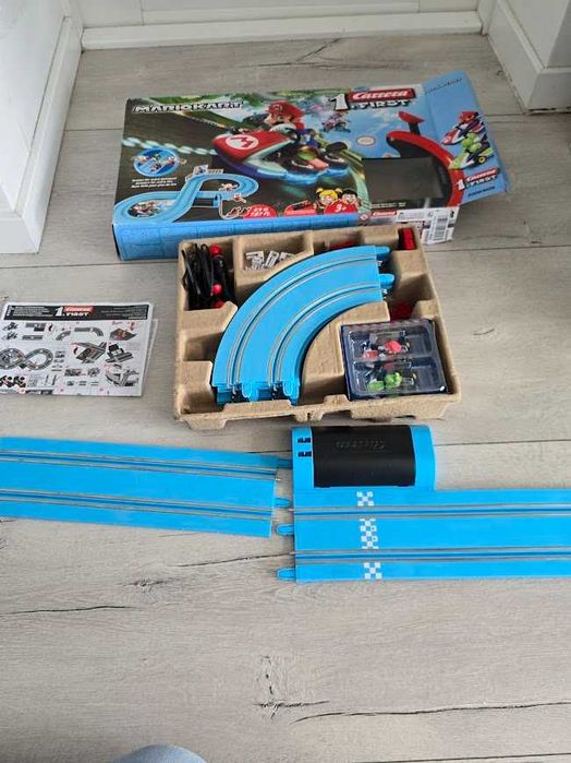 Carrera Tor Samochodowy Mario Kart 2,4m wiek 3+ Na Baterie