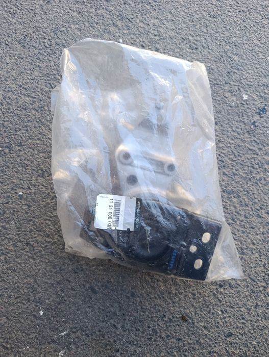 Опора двигуна права 11 21 000 03R  Laguna 3 1.5 Dci