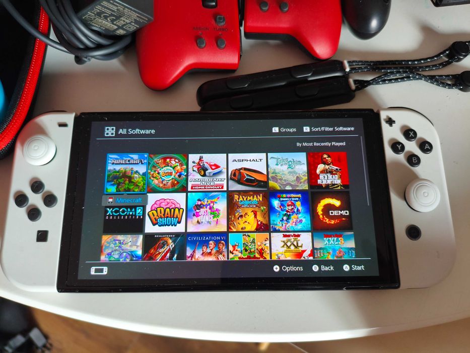 Nintendo Switch OLED - stan idealny dodatki