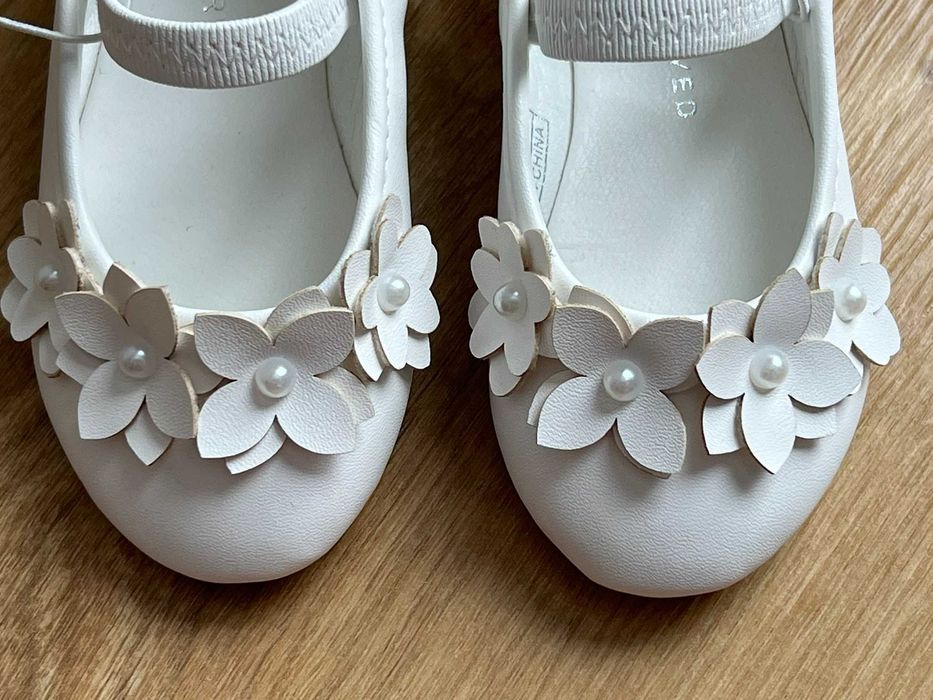 Białe dziewczęce baleriny (nowe) 20/21 (13 cm)