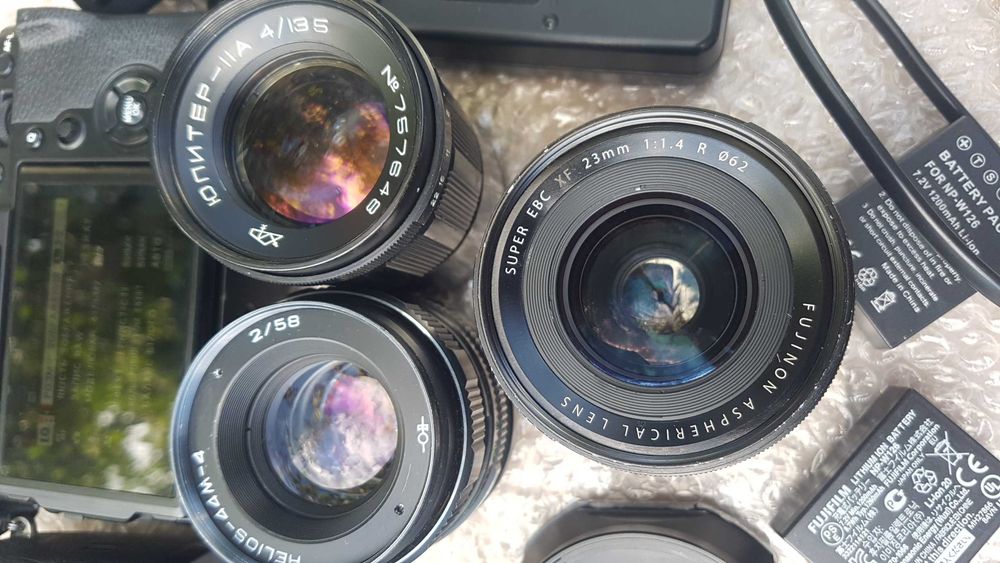 Fujifilm XT2 XT3 з об'єктивами