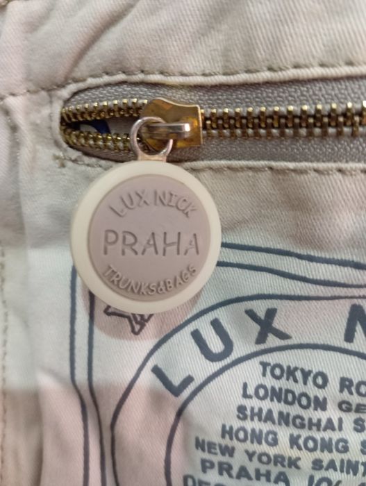 Mala em ótimo estado de pano