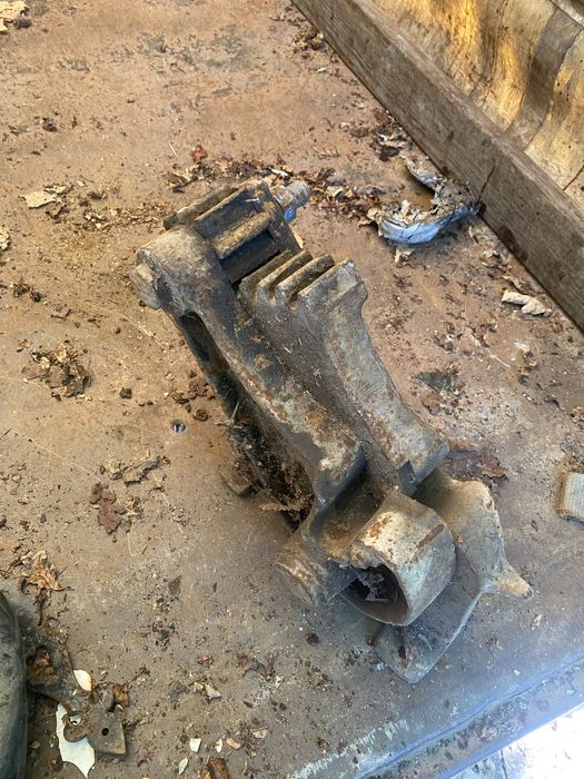 Guilhotina corte ferro e aço.