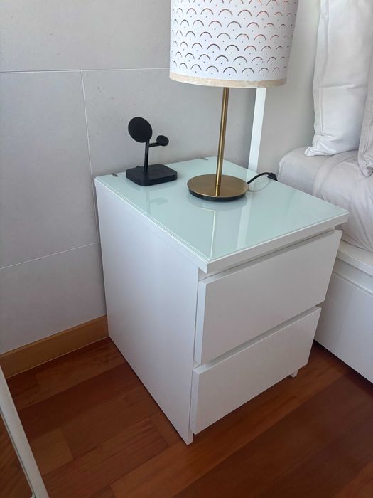Quarto de casal completo igual a novo.