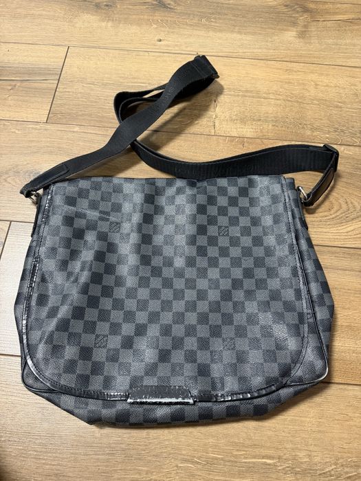 Сумка Louis Vuitton через плече