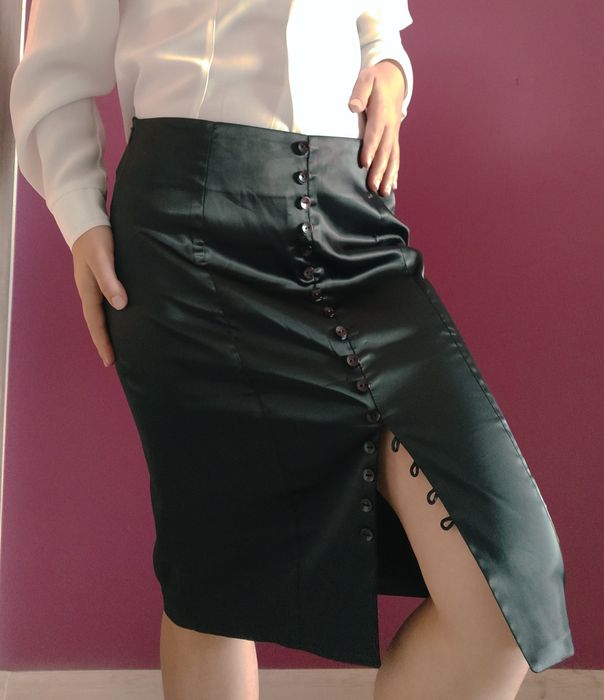 Spódnica z guzikami