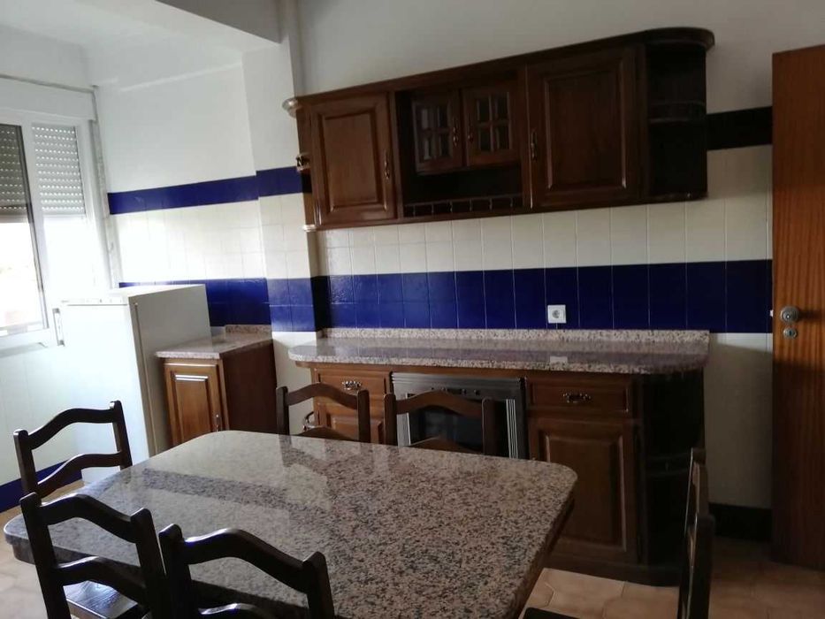 Apartamento Espaçoso - Santa Iria