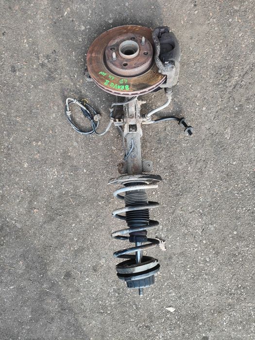 Fiat Bravo 2 zwrotnica piasta lewa przód 1.4 16V